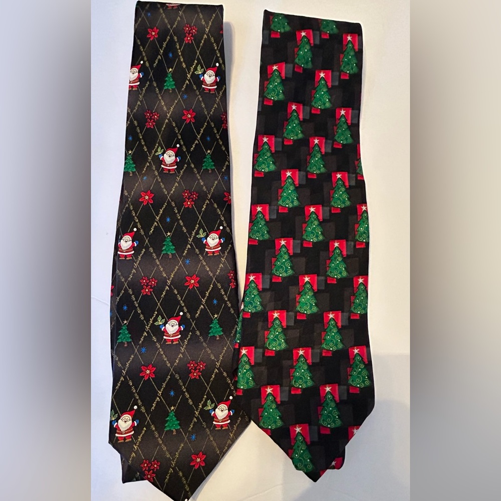 2 Hallmark Holiday Traditions Christmas Trees And Santa‎ Mens Necktie All Silk